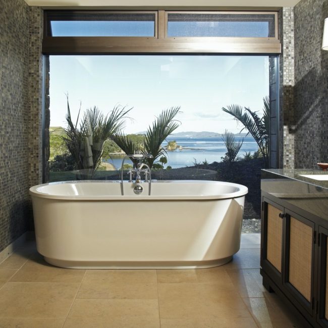 The Landing Bathtub